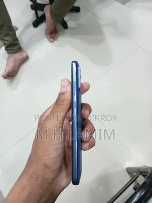 মোটোরালা এজ ৩০ নিও ১২৮ জিবি ব্লু