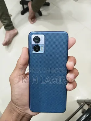 মোটোরালা এজ ৩০ নিও ১২৮ জিবি ব্লু