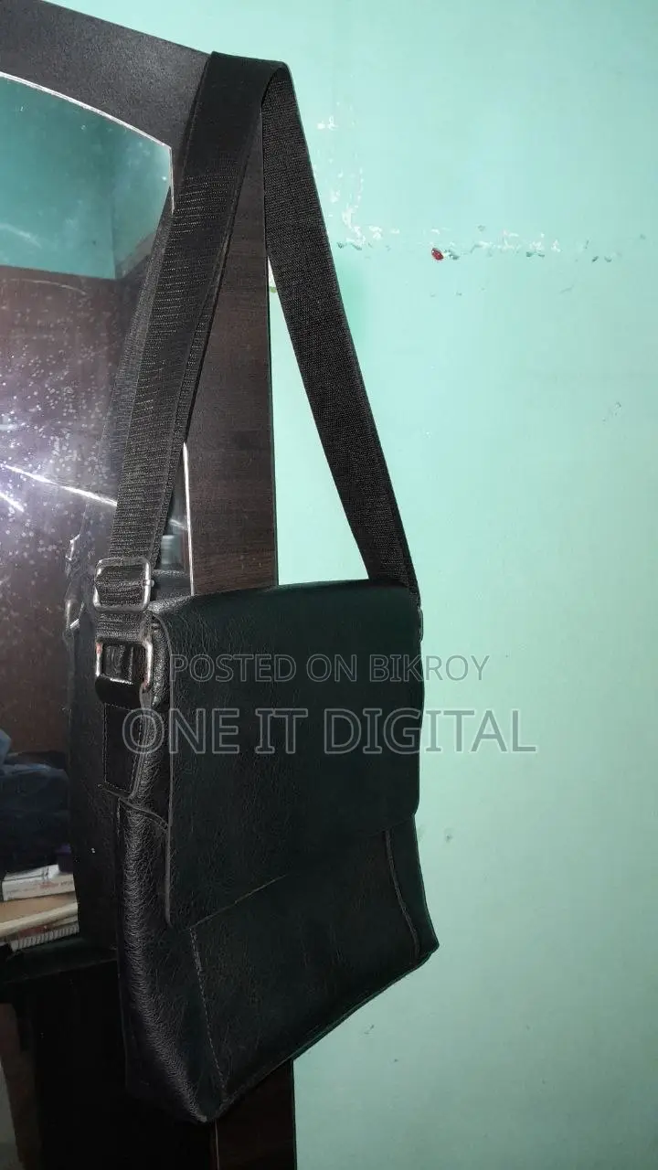 Stylish Black Shoulder Bag — For Sale!