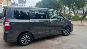 টয়োটা নোয়া ২০১১ কালো