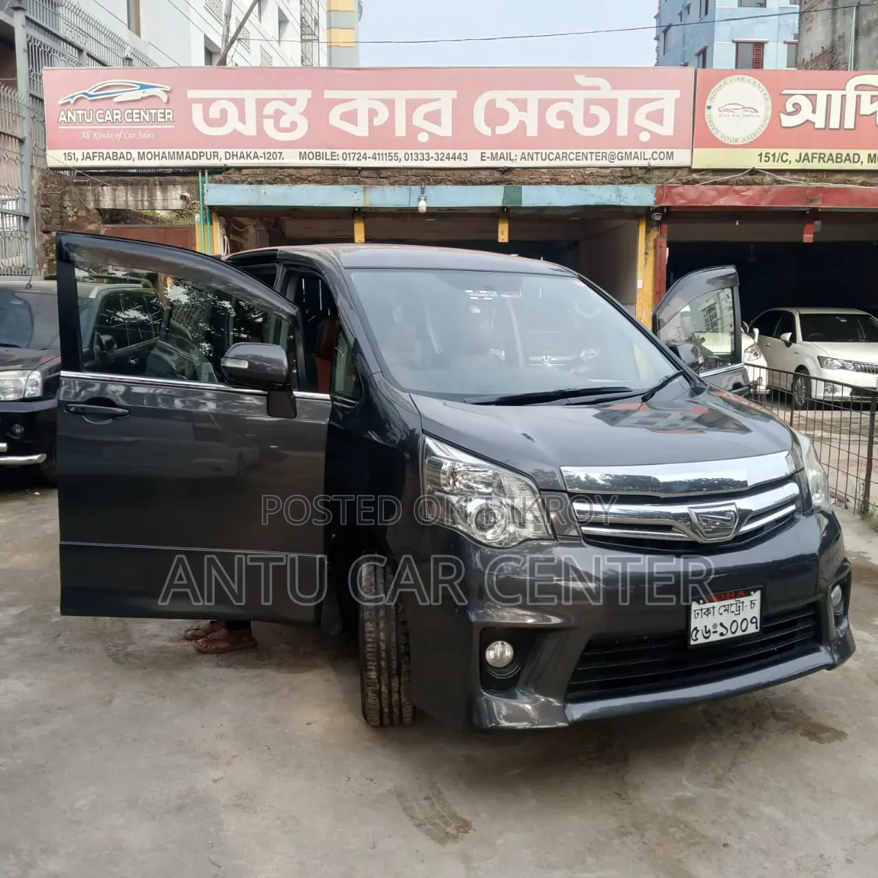 টয়োটা নোয়া ২০১১ কালো