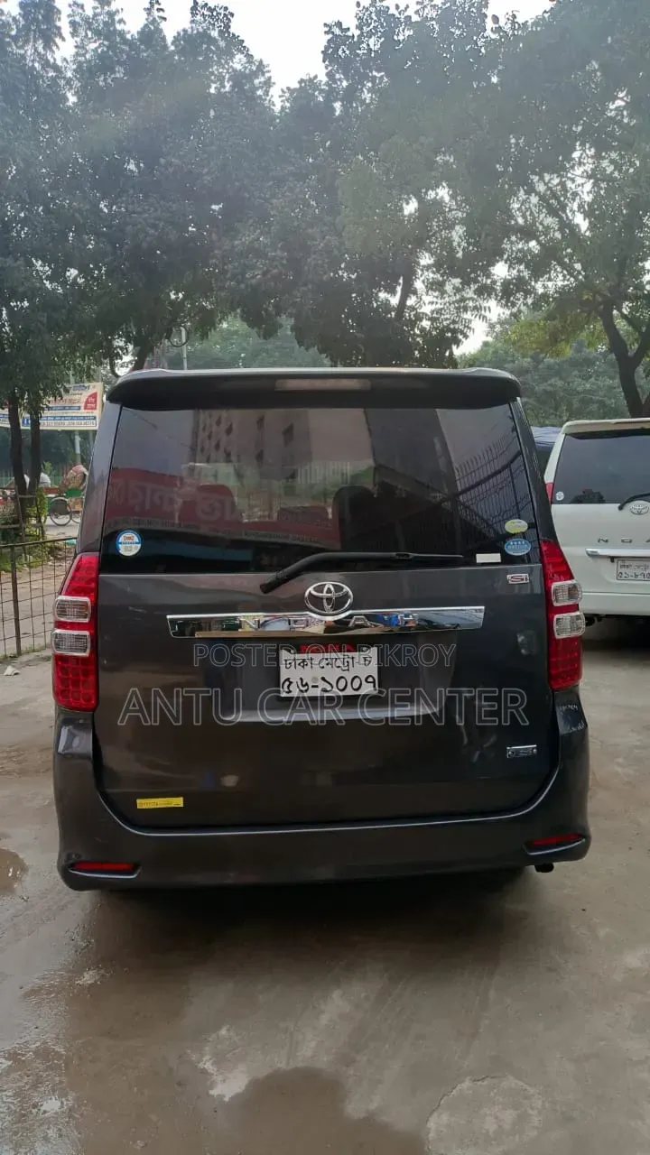 টয়োটা নোয়া ২০১১ কালো