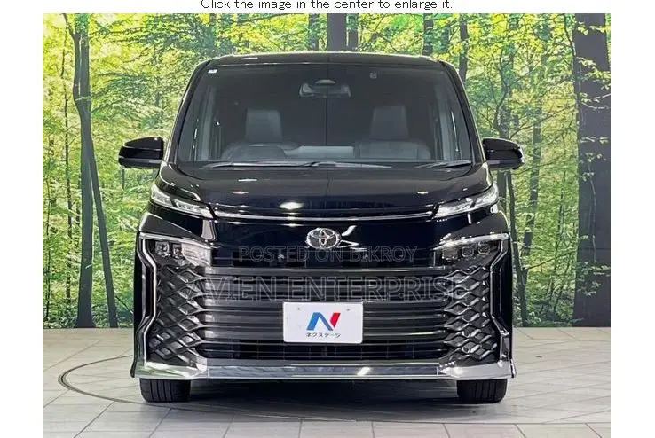 Toyota Voxy S-Z 2-Wheel Drive 7-Seater 2022 Black