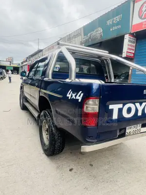Toyota Hilux Surf 1997 Blue