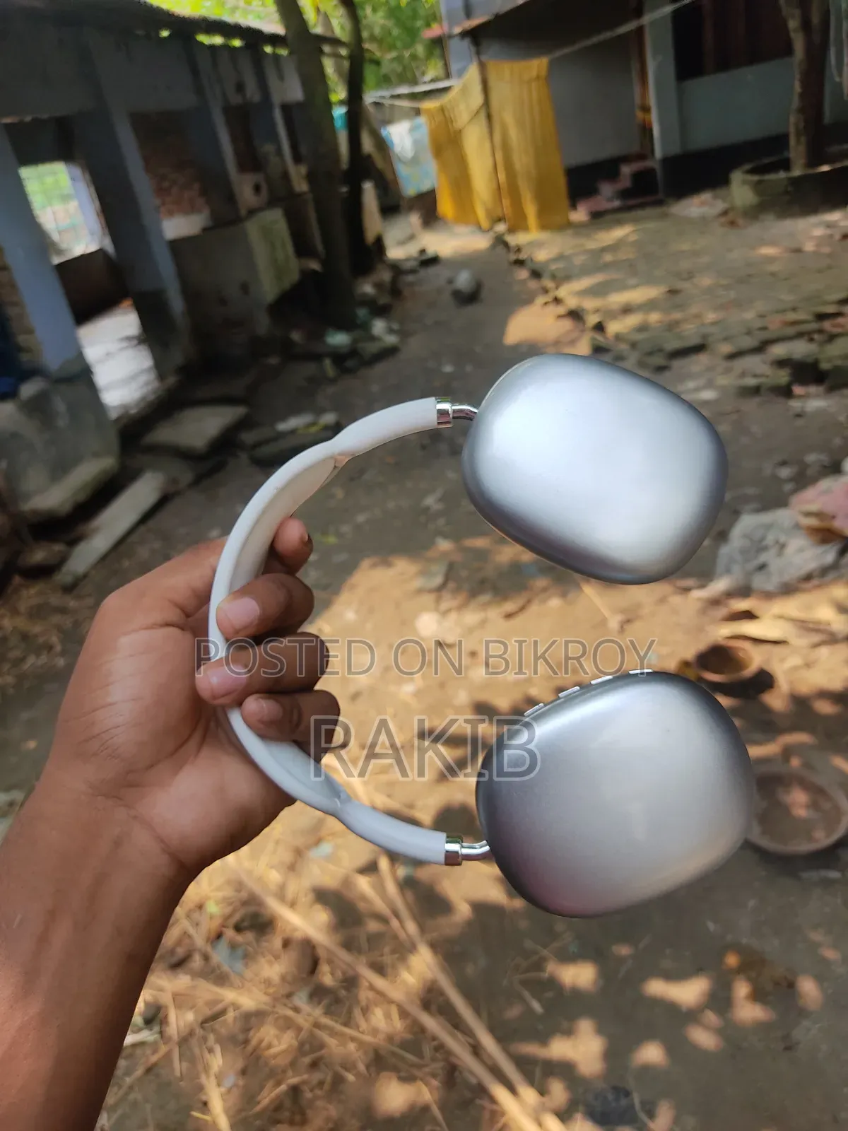 এয়ারপোর্ট আছে এজন্য এটা লাগেনা একদম নতুন।