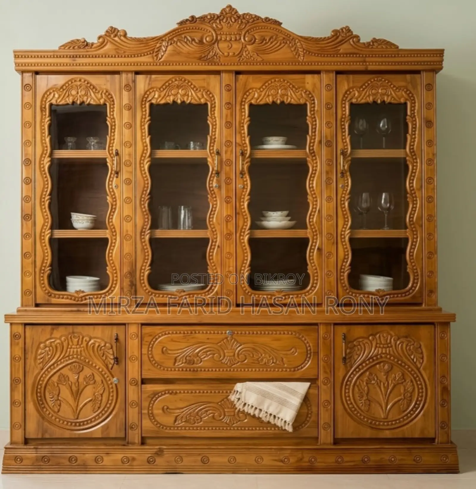 Attractive Designed Wooden Showcase
