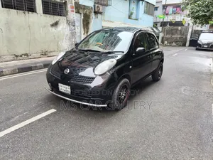 নিসান মার্চ ২০০৪ কালো
