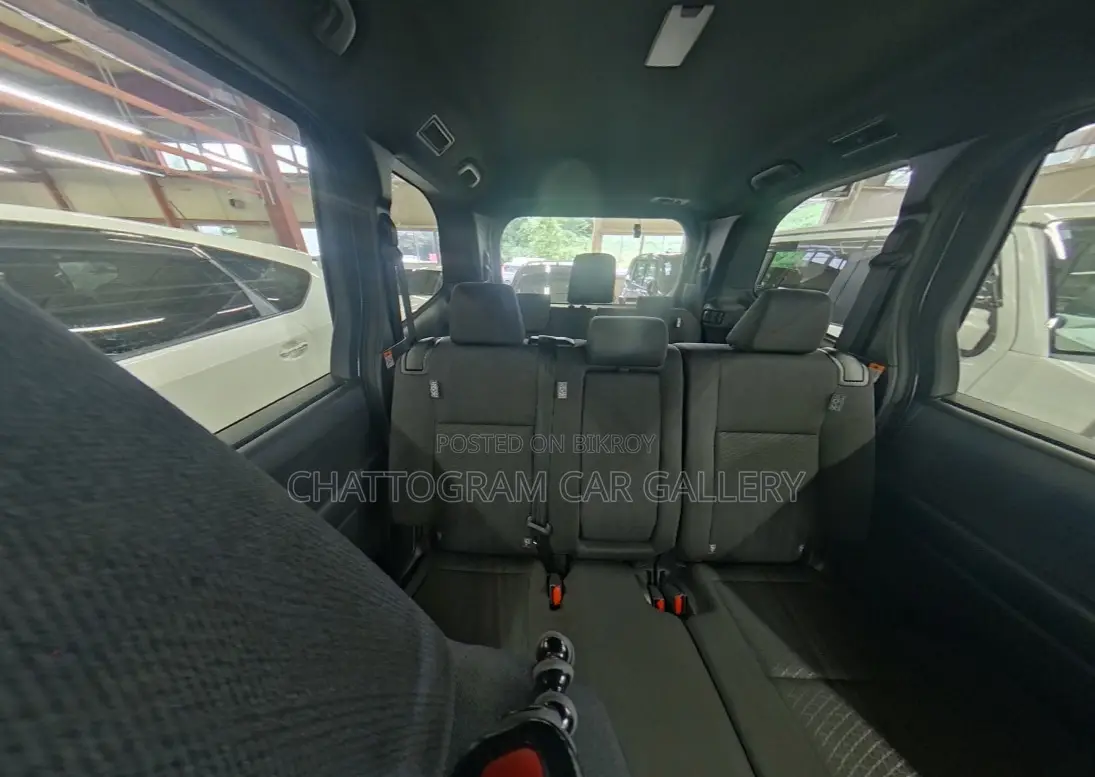 Toyota Voxy 2022