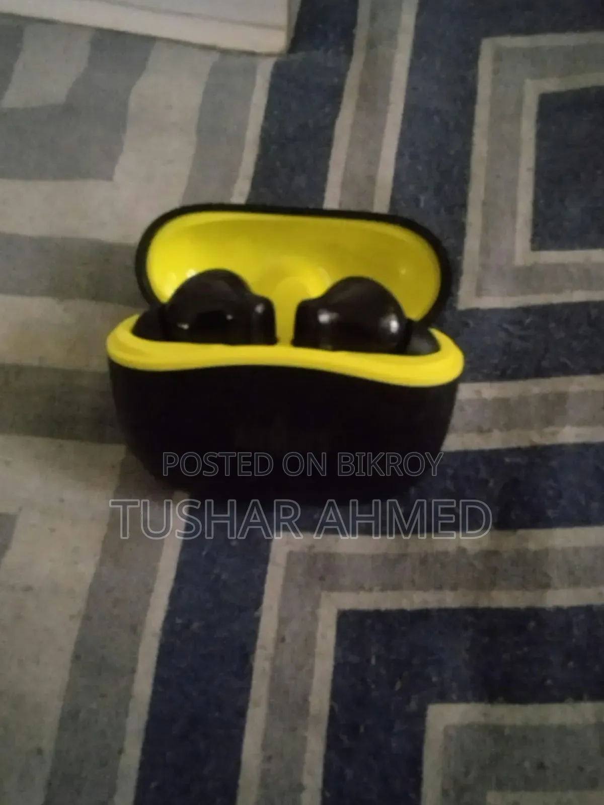 ইয়ারবাডস ফ্রেশ কন্ডিশন