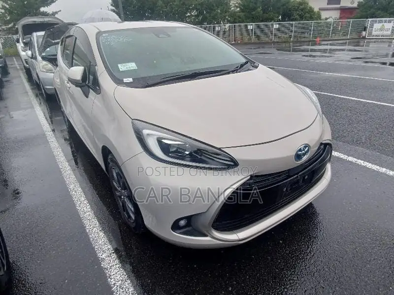 Toyota Aqua 2021 Beige
