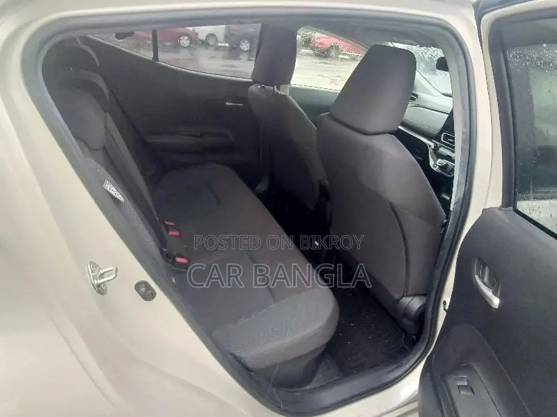 Toyota Aqua 2021 Beige