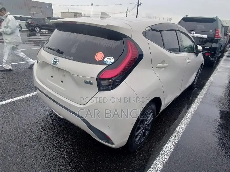 Toyota Aqua 2021 Beige