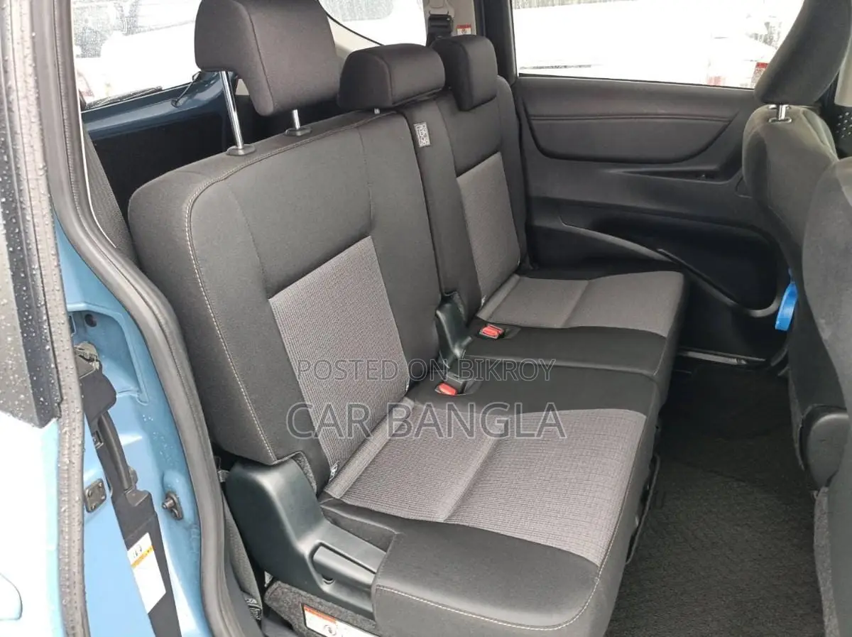 Toyota Sienta 2022 Blue