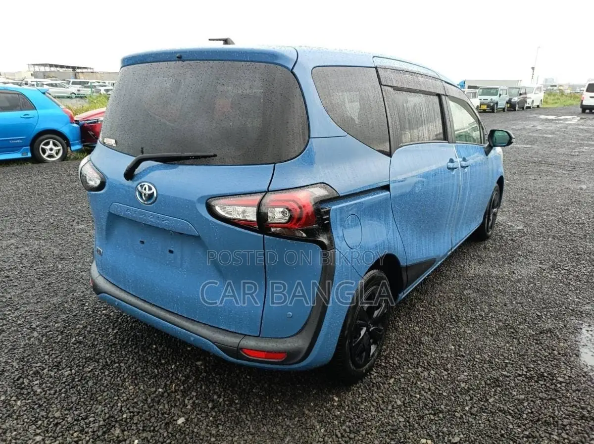Toyota Sienta 2022 Blue