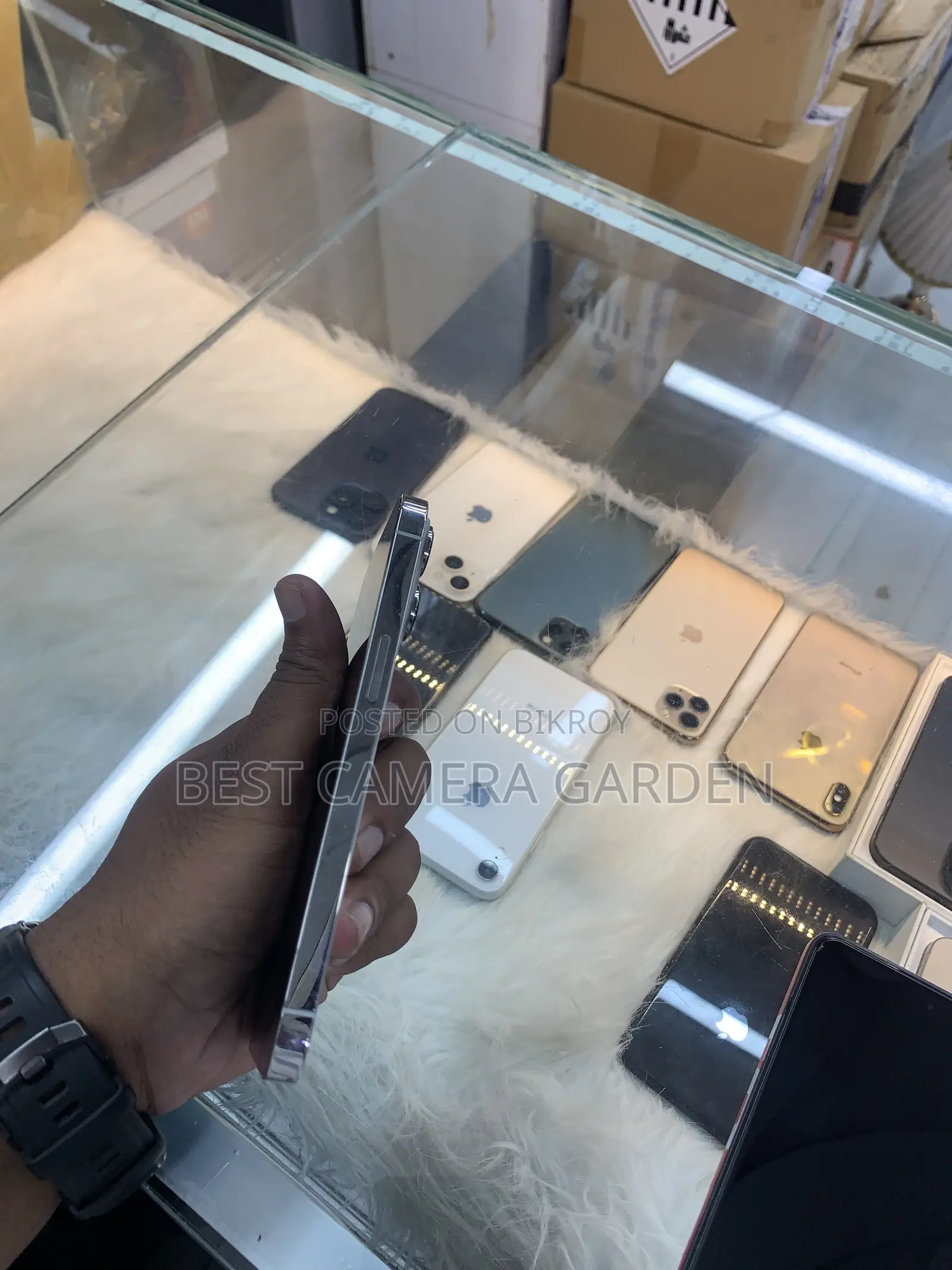 অ্যাপল আইফোন ১৩ প্রো ১২৮ জিবি হোয়াইট