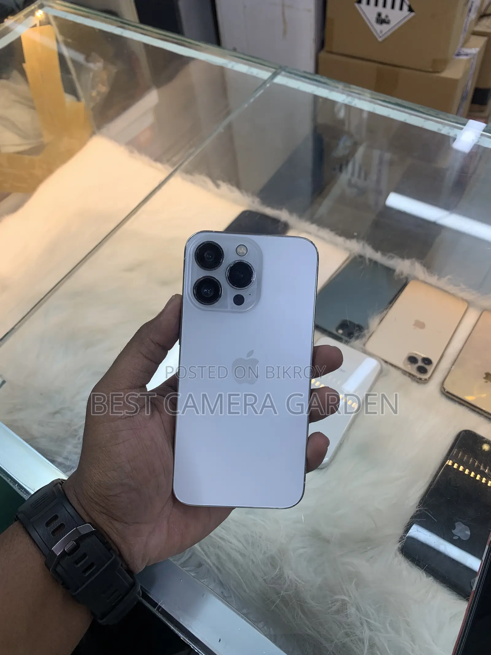 অ্যাপল আইফোন ১৩ প্রো ১২৮ জিবি হোয়াইট