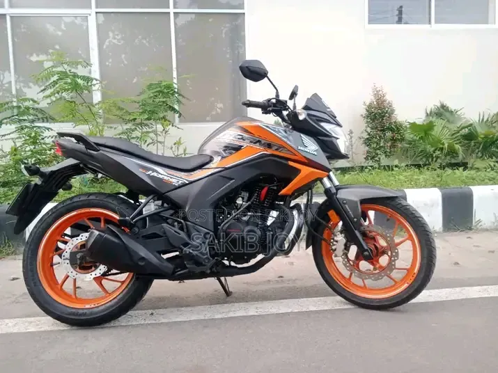 Honda Hornet 2021 Orange