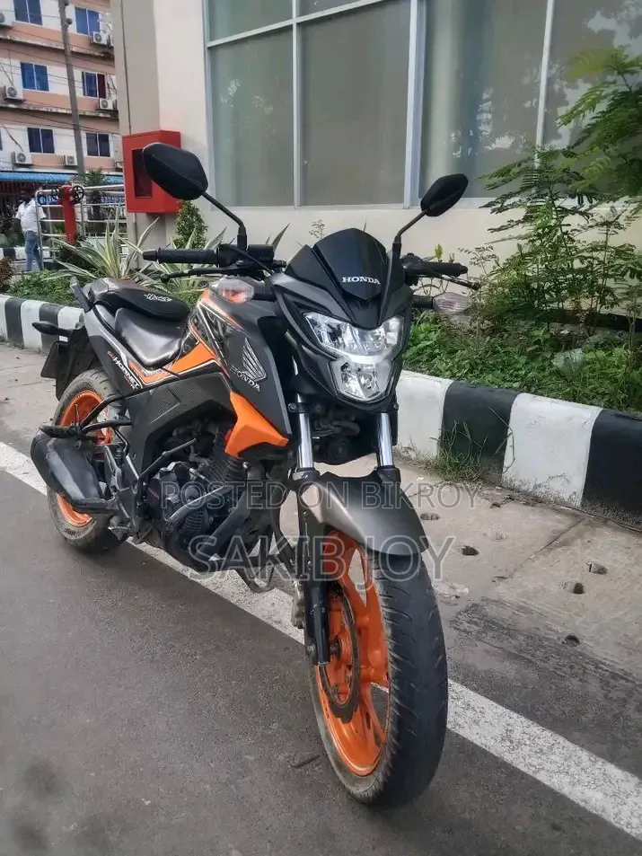 Honda Hornet 2021 Orange