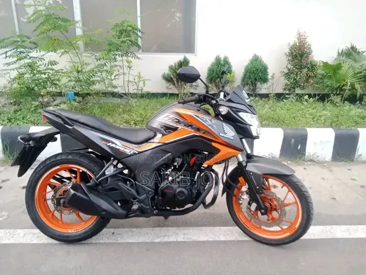 Honda Hornet 2021 Orange