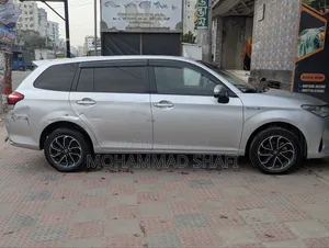 Toyota Corolla Fielder 1.5 Hybrid FWD 2019 Silver