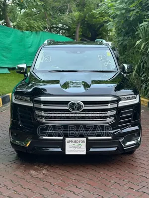 Toyota Land Cruiser LC300 2022 Black