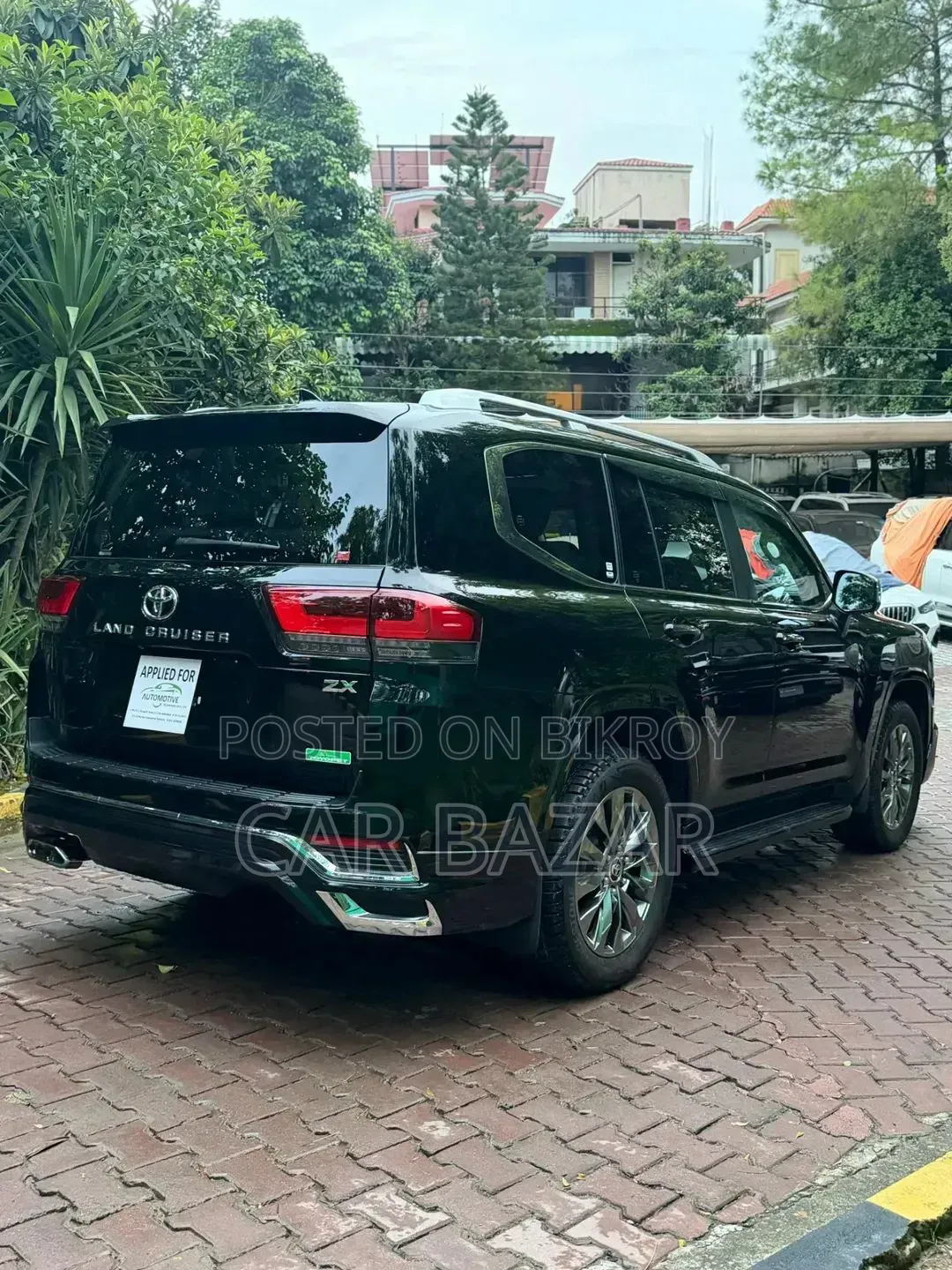 Toyota Land Cruiser LC300 2022 Black