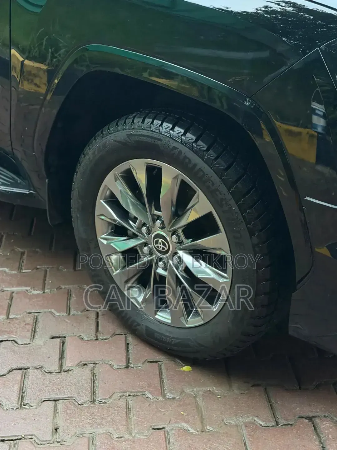 Toyota Land Cruiser LC300 2022 Black