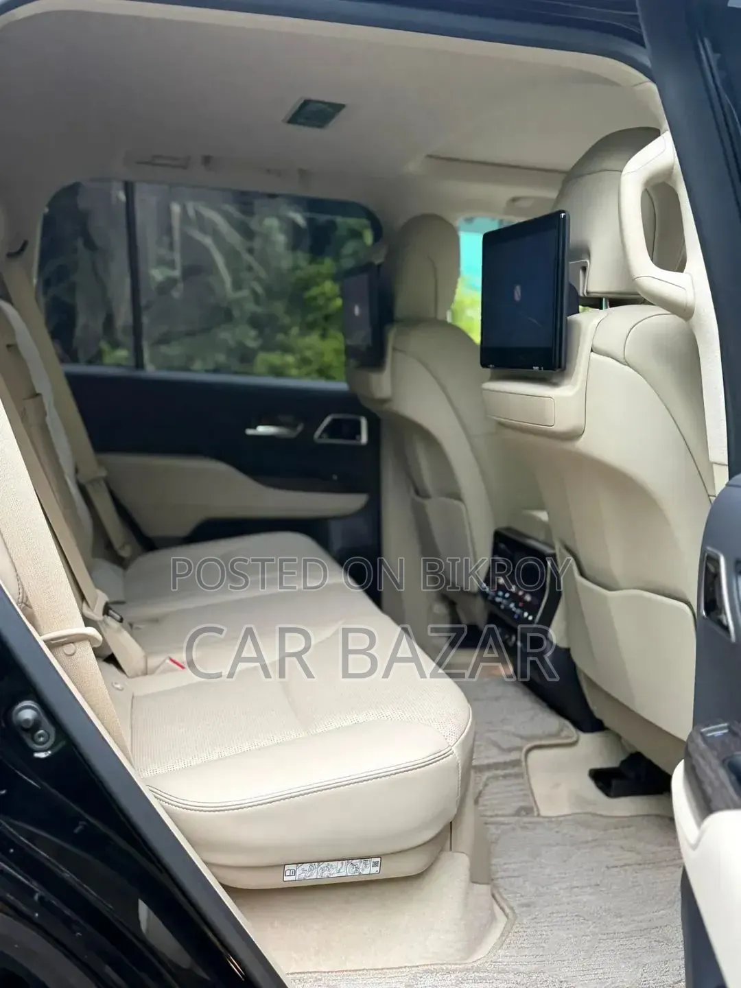 Toyota Land Cruiser LC300 2022 Black