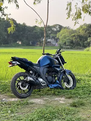 ইয়ামাহা এফজেড ২০২২ নীল