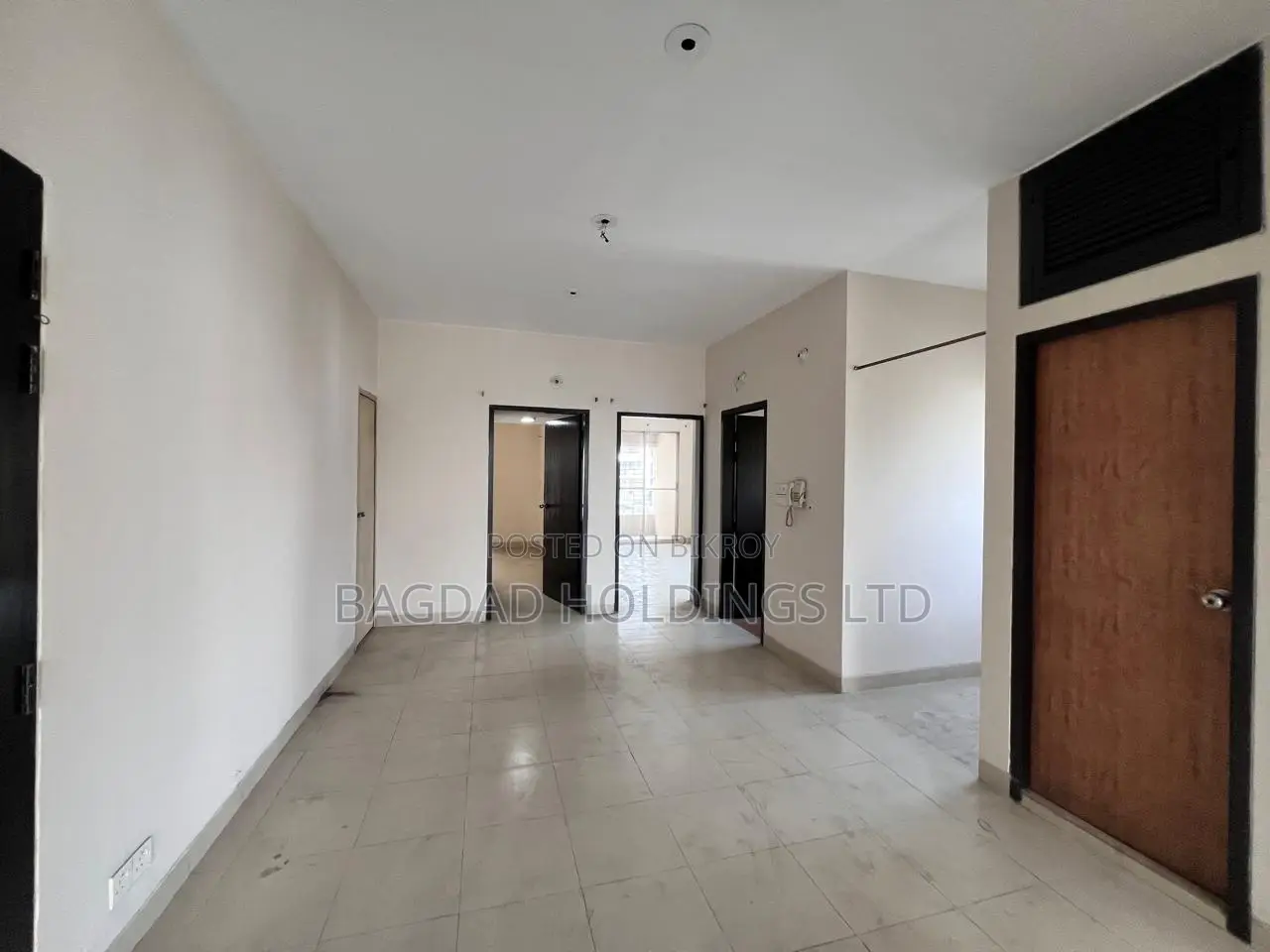 Furnished 3bdrm Apartment in Sector-07, Uttara, for sale