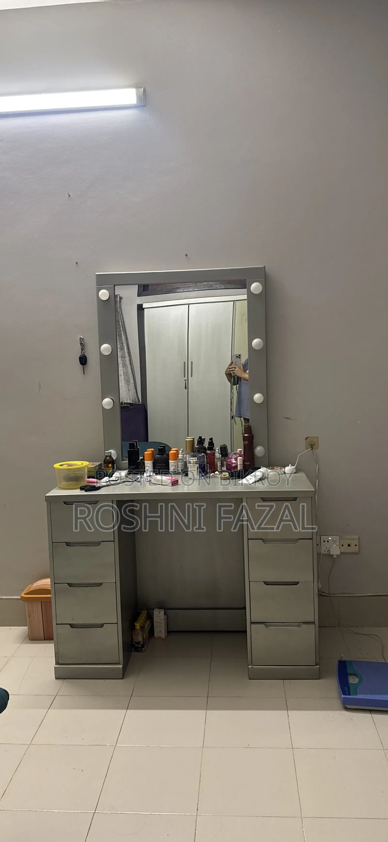 Almira 30k and Dressing Table 20k