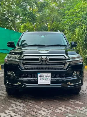 Toyota Land Cruiser 4.6 V8 AX G Selection 2016 Black