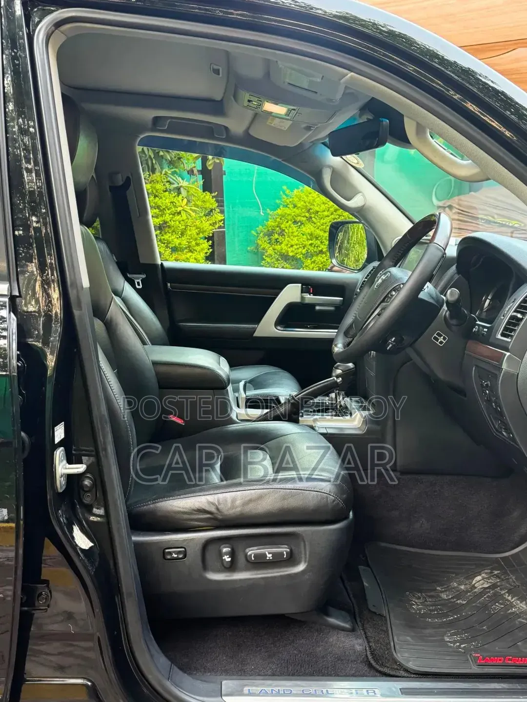 Toyota Land Cruiser 4.6 V8 AX G Selection 2016 Black