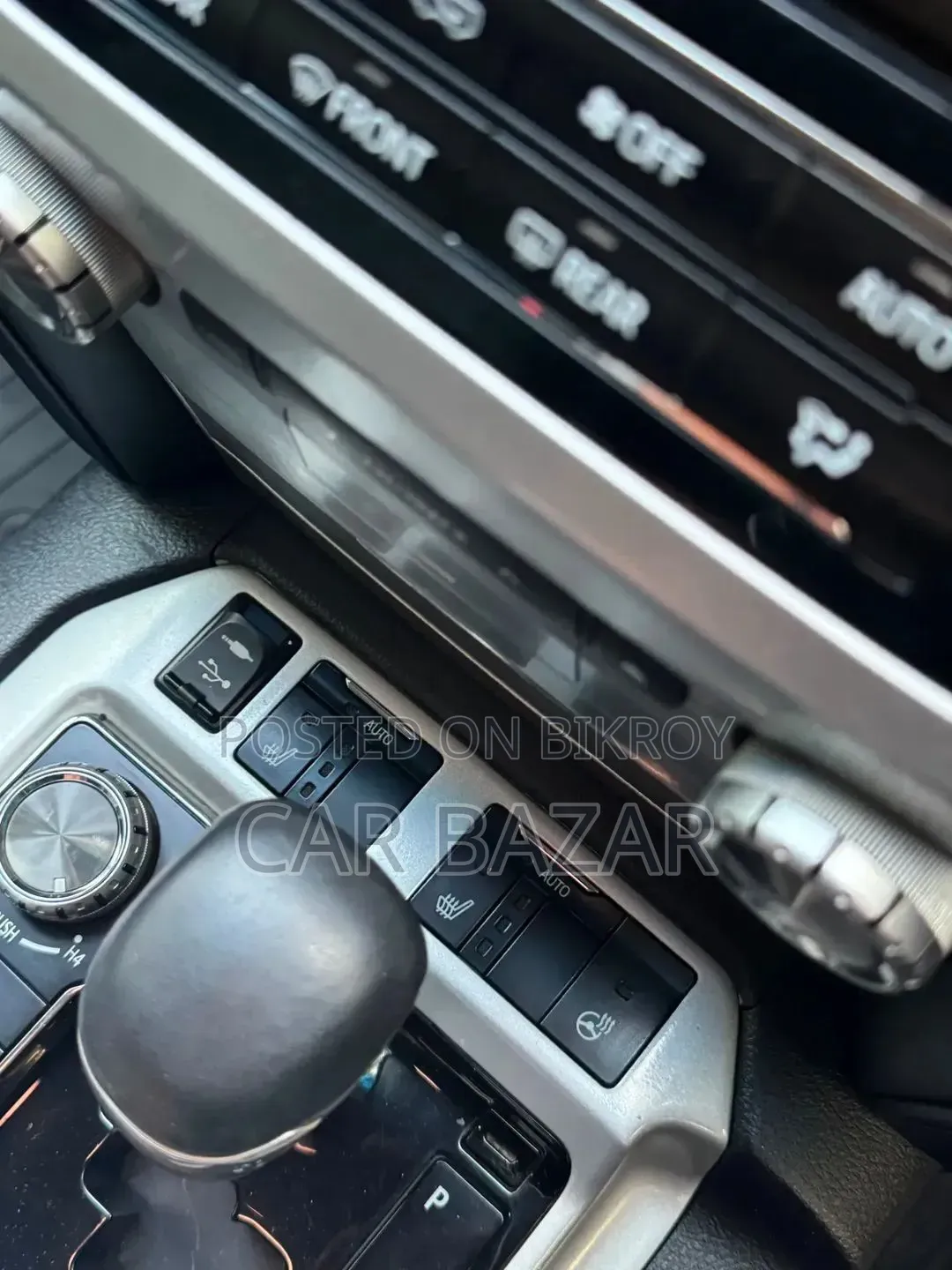 Toyota Land Cruiser 4.6 V8 AX G Selection 2016 Black