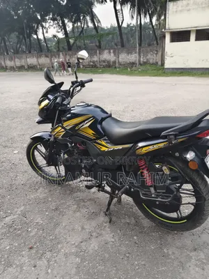 New Honda CB 2024 Yellow