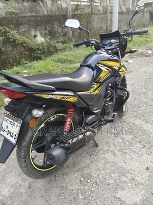 New Honda CB 2024 Yellow