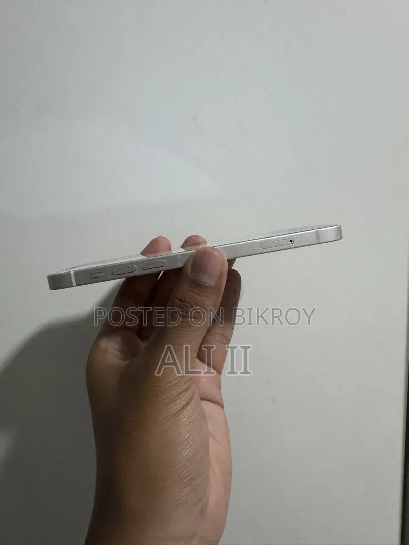 অ্যাপল আইফোন ১২ ১২৮ জিবি হোয়াইট