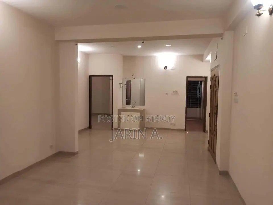 বারিধারার ব্রিটানিয়া ডোরায় ৩ বেডরুমের অ্যাপার্টমেন্ট বিক্রয়ের জন্য