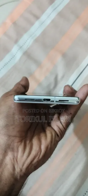 গুগল পিক্সেল ৭ প্রো ১২৮ জিবি হোয়াইট