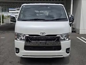 Toyota HiAce 2022