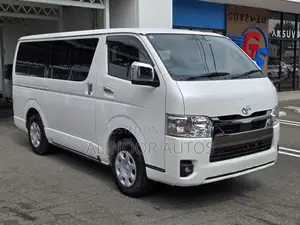 Toyota HiAce 2022