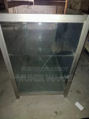 অ্যালুমিনিয়াম-ফ্রেম গ্লাস ডিসপ্লে শোকেস
