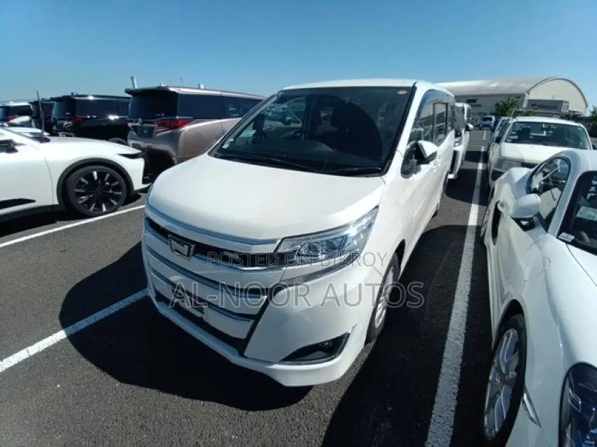 Toyota Noah 2.0 FWD (8 Seater) 2021 Pearl
