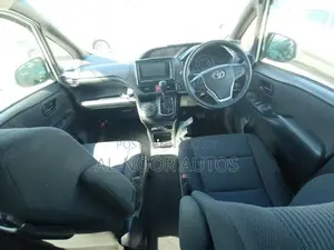 Toyota Noah 2.0 FWD (8 Seater) 2021 Pearl