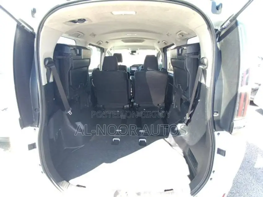 Toyota Noah 2.0 FWD (8 Seater) 2021 Pearl