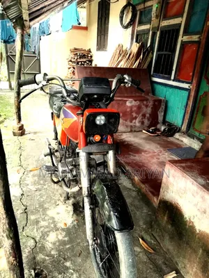 হোন্ডা ২০১০ লাল