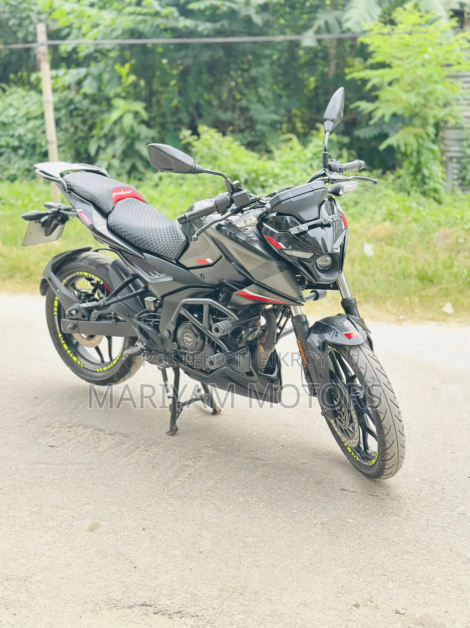 বাজাজ পালসার এন১৬০ ২০২৩ ব্ল্যাক