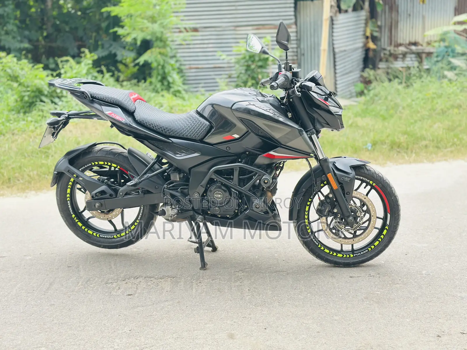 বাজাজ পালসার এন১৬০ ২০২৩ ব্ল্যাক