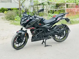 বাজাজ পালসার এন১৬০ ২০২৩ ব্ল্যাক