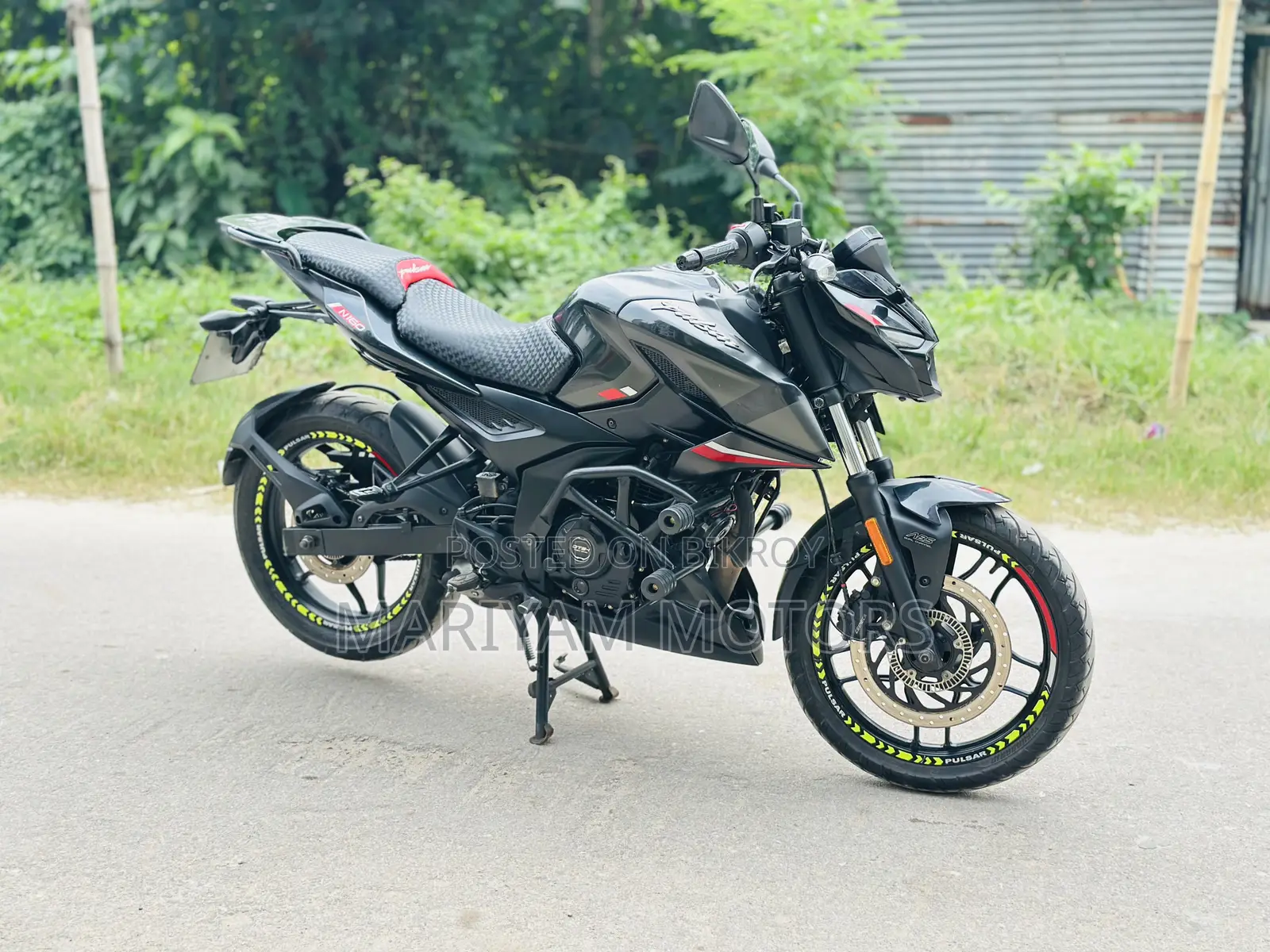 বাজাজ পালসার এন১৬০ ২০২৩ ব্ল্যাক